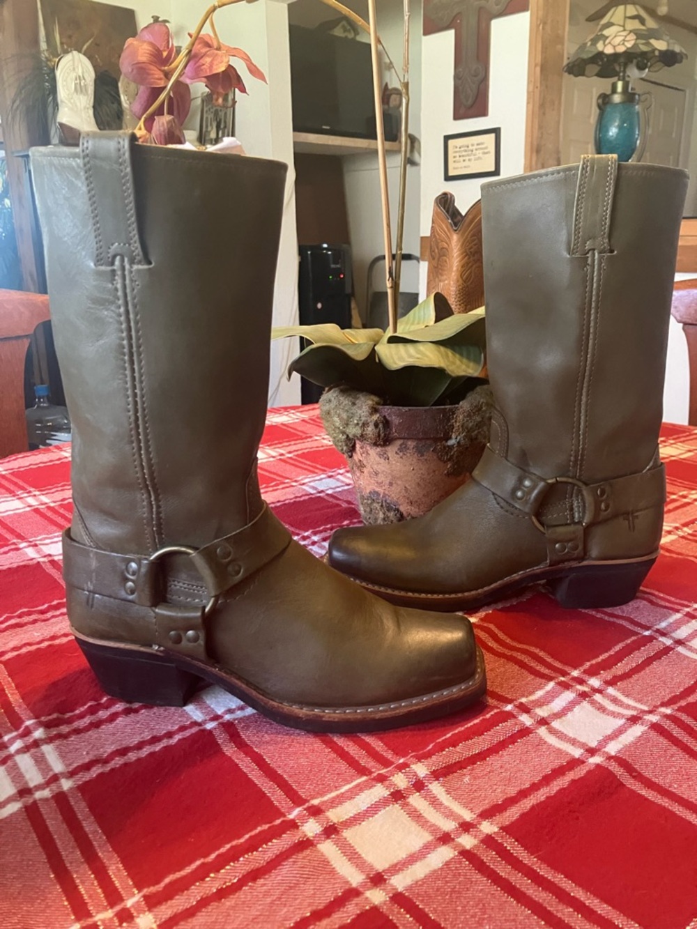 Frye Harness 12R Boots Olive Green Size 8 | Rare Discontinued Color - Picture 3 of 14